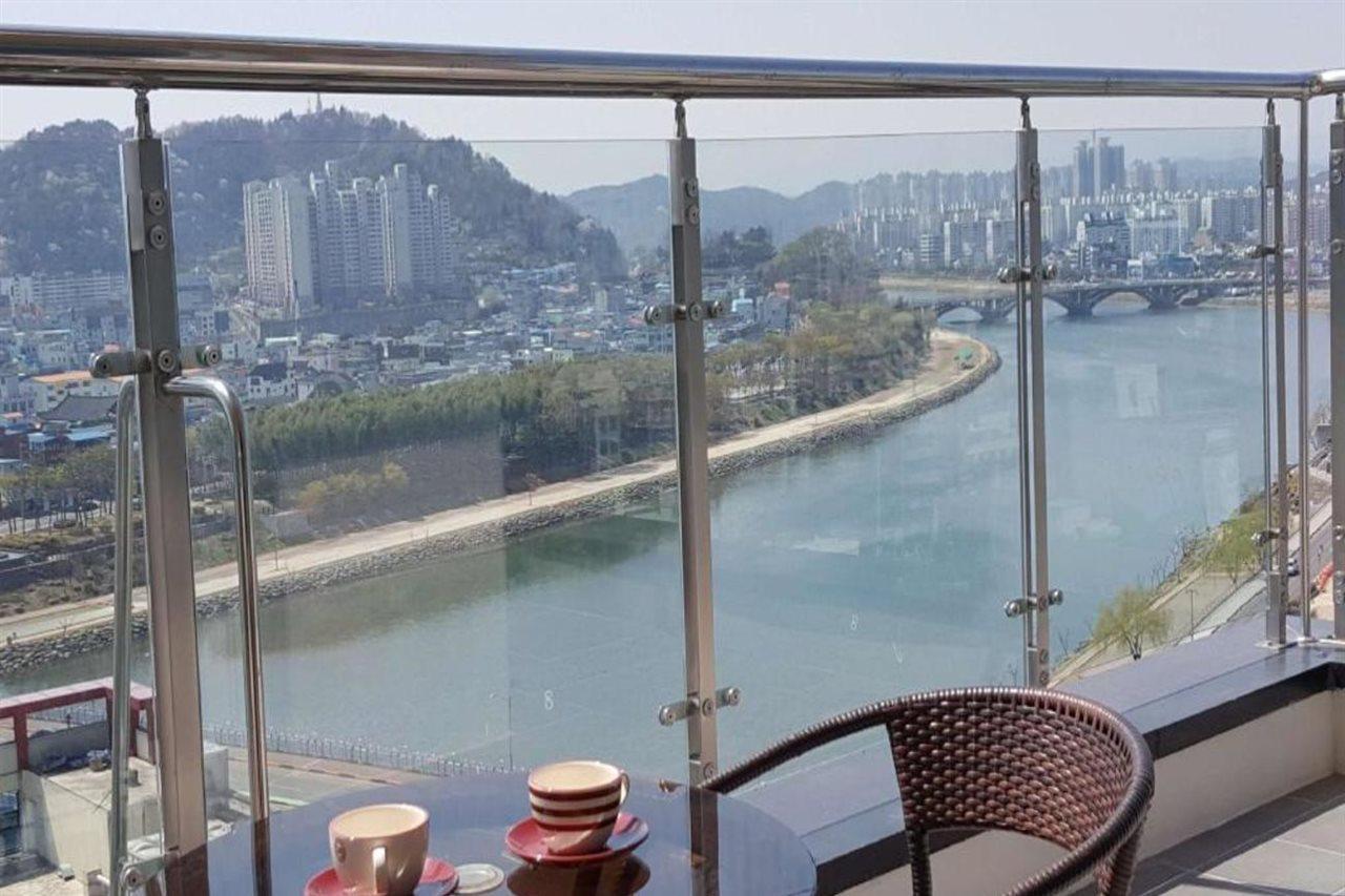 Golden Tulip Essential Namgang Hotel Джинджу Екстериор снимка
