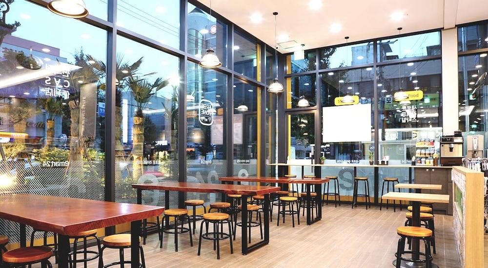Golden Tulip Essential Namgang Hotel Джинджу Екстериор снимка