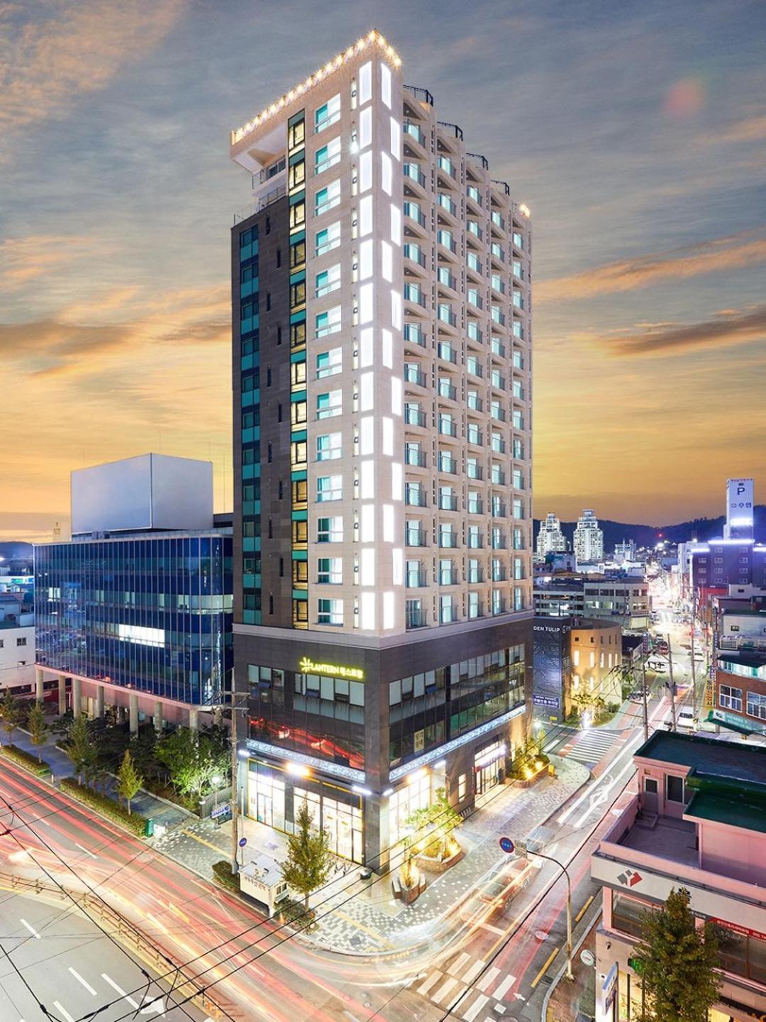 Golden Tulip Essential Namgang Hotel Джинджу Екстериор снимка